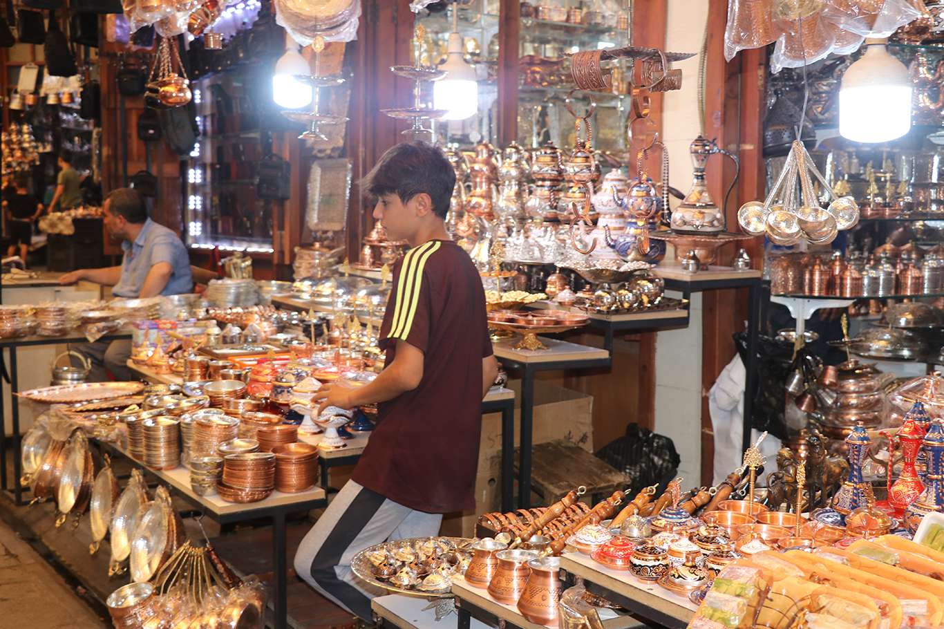 Gaziantep’teki tarihi çarşıların esnafı gurbetçileri bekliyor